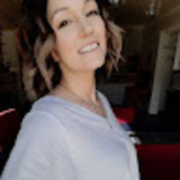 Meet your Posher, Amanda - Picture 1 of 1